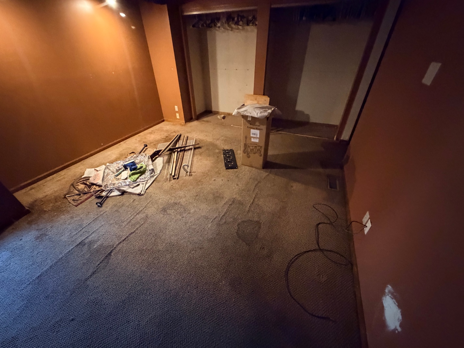 room2-carpet-before.jpg